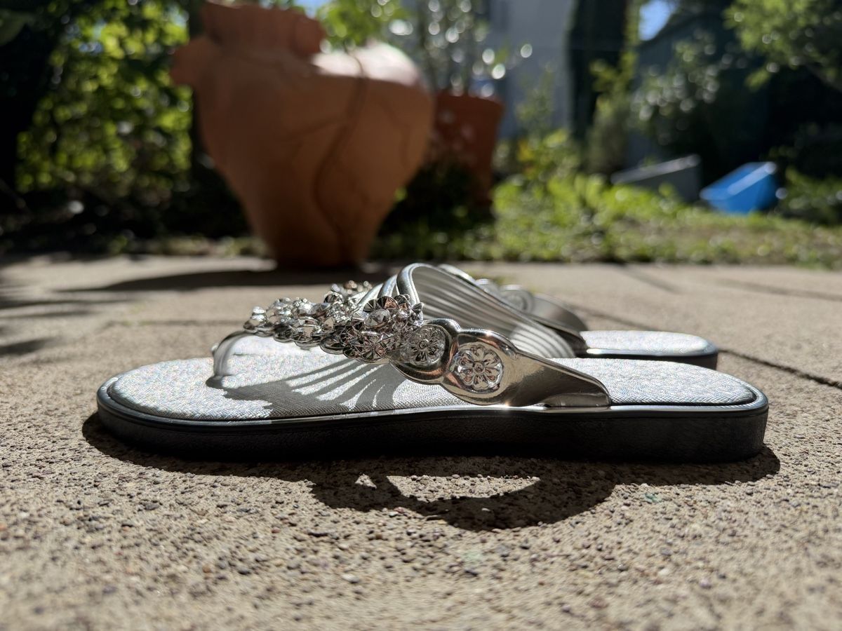 Chaussures femmes: Flip Flops silber Grösse 36 – Neuf (Voir description) à Zürich par Fuxion 4
