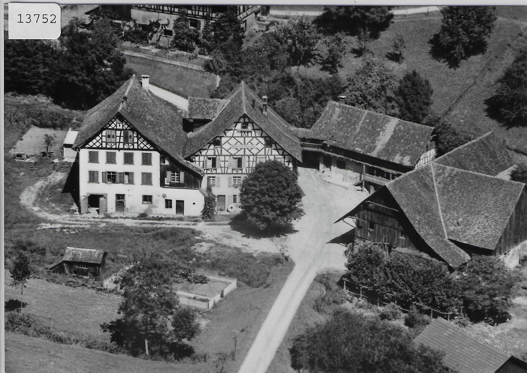 Cartoline postali: Flugaufnahme Restaurant Neumühlen – Antico da Ettingen venduto da Kartenplanet