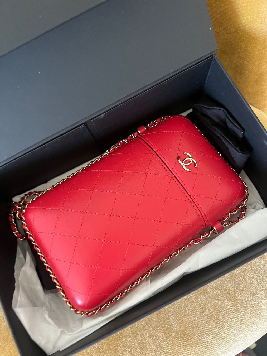Chanel Borse da donna: Sac Chanel en cuir – Usato da Lutry venduto da roxypoxy