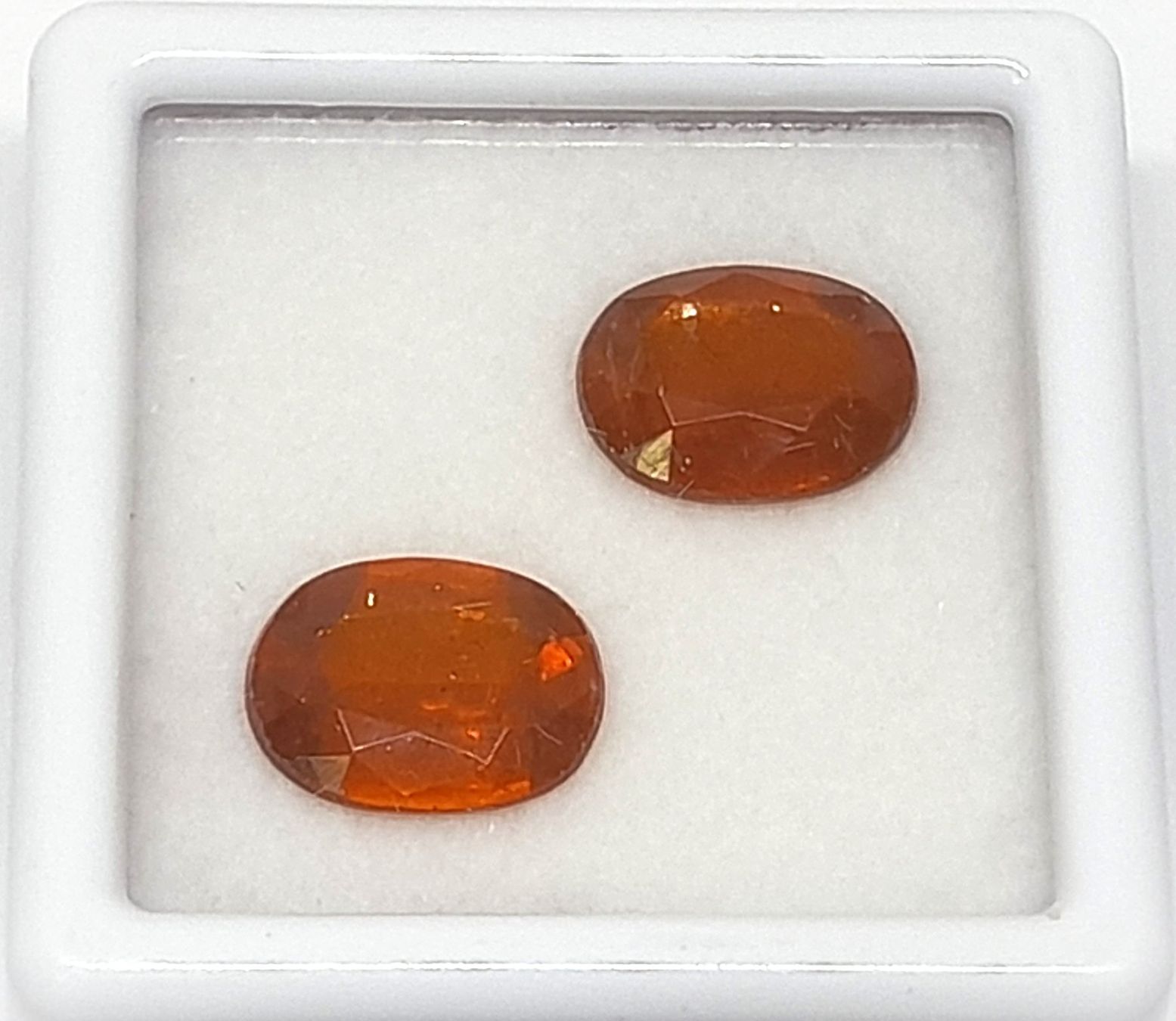 Pietre preziose: 2x Kyanites orange 9x7 mm - Valeur 100.- Fr – Nuovo (secondo la descrizione) da Grimisuat venduto da Valgem