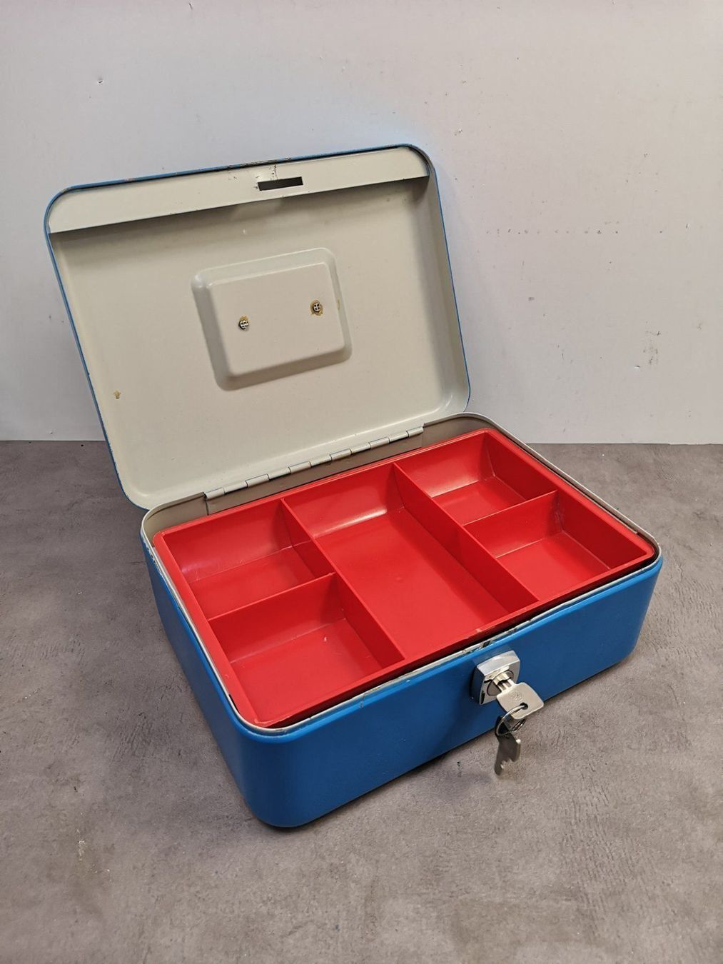 Registratore di cassa: Vintage Geldkassette blau 70er. – Usato da Nottwil venduto da Wondewa-Shop