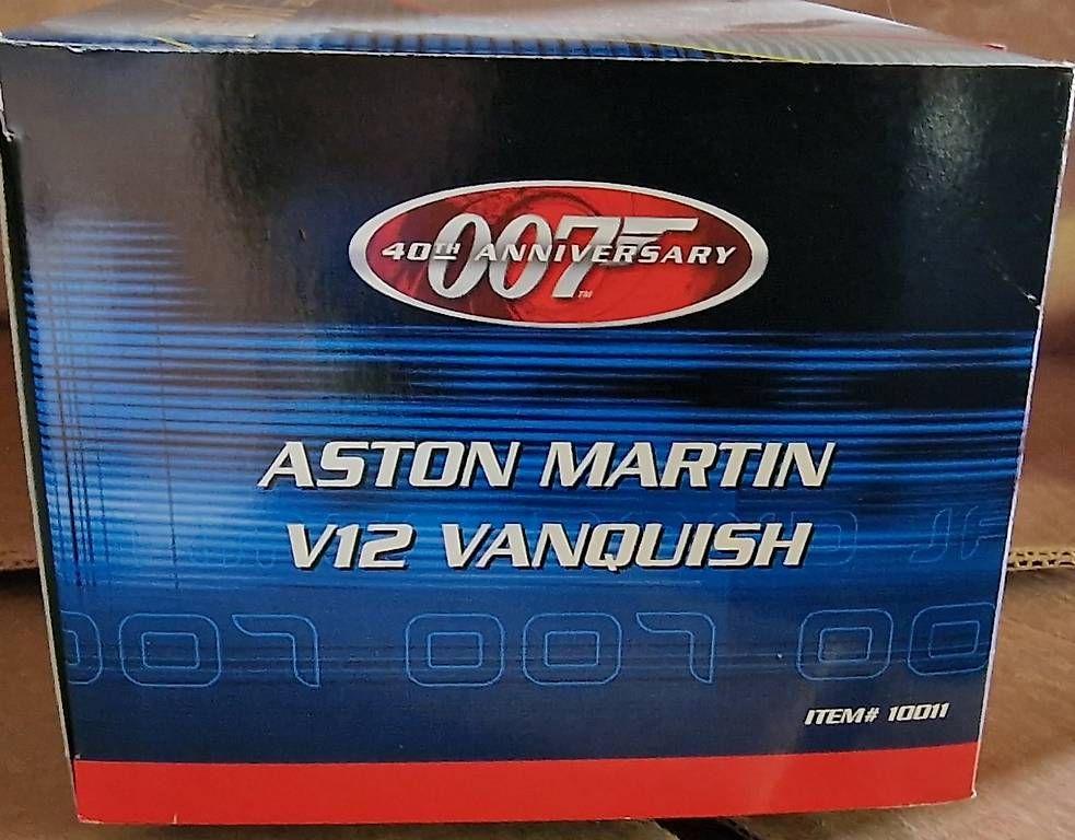 Voitures modèles: Aston Martin 007 – D'occasion à Bevaix par Nounoursch 2