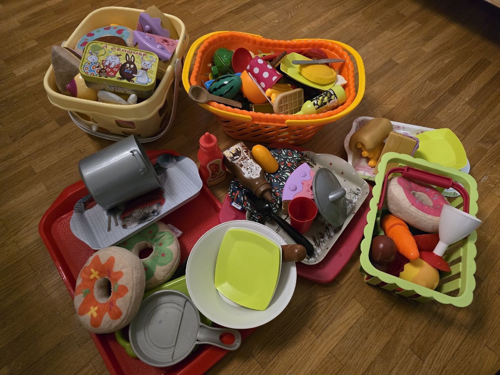 Panier Alimentaire en Plastique pour Dinette 21 Pièces | Smyths Toys France
