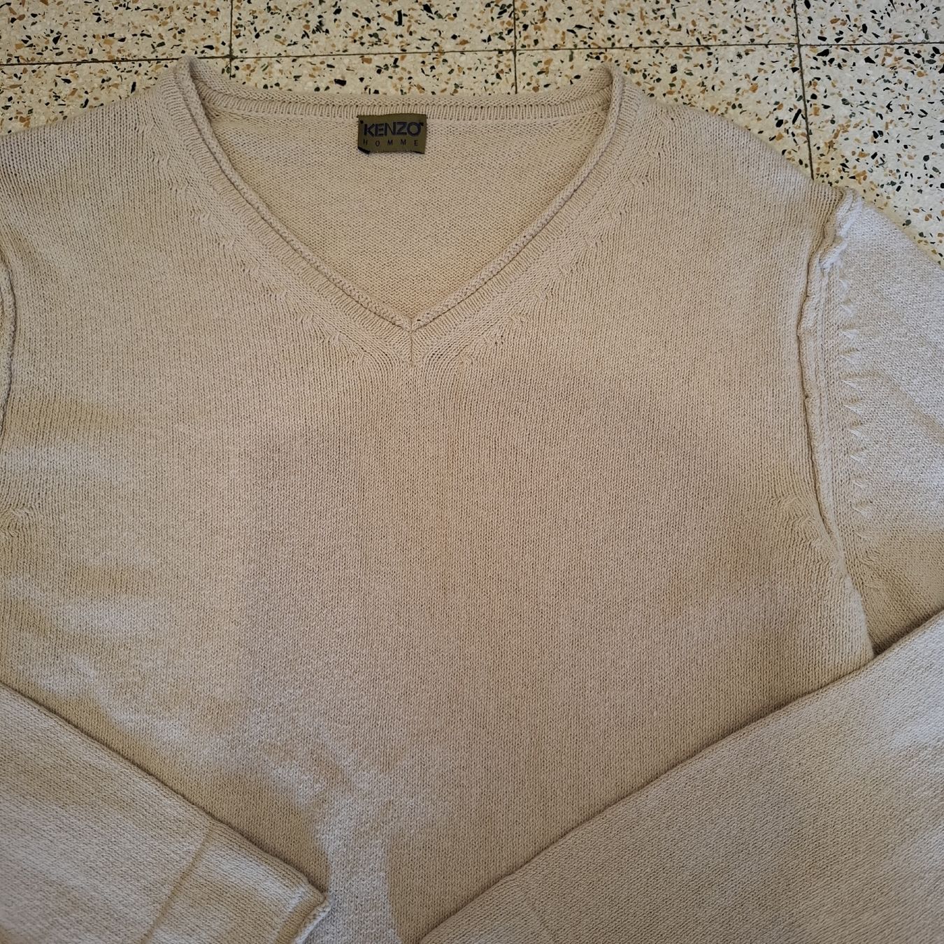 Kenzo Maglioni & Felpe: Pull col V Kenzo Homme beige / sable - Coton - Taille s – Usato da Le Locle venduto da QUALI-PRIX 3