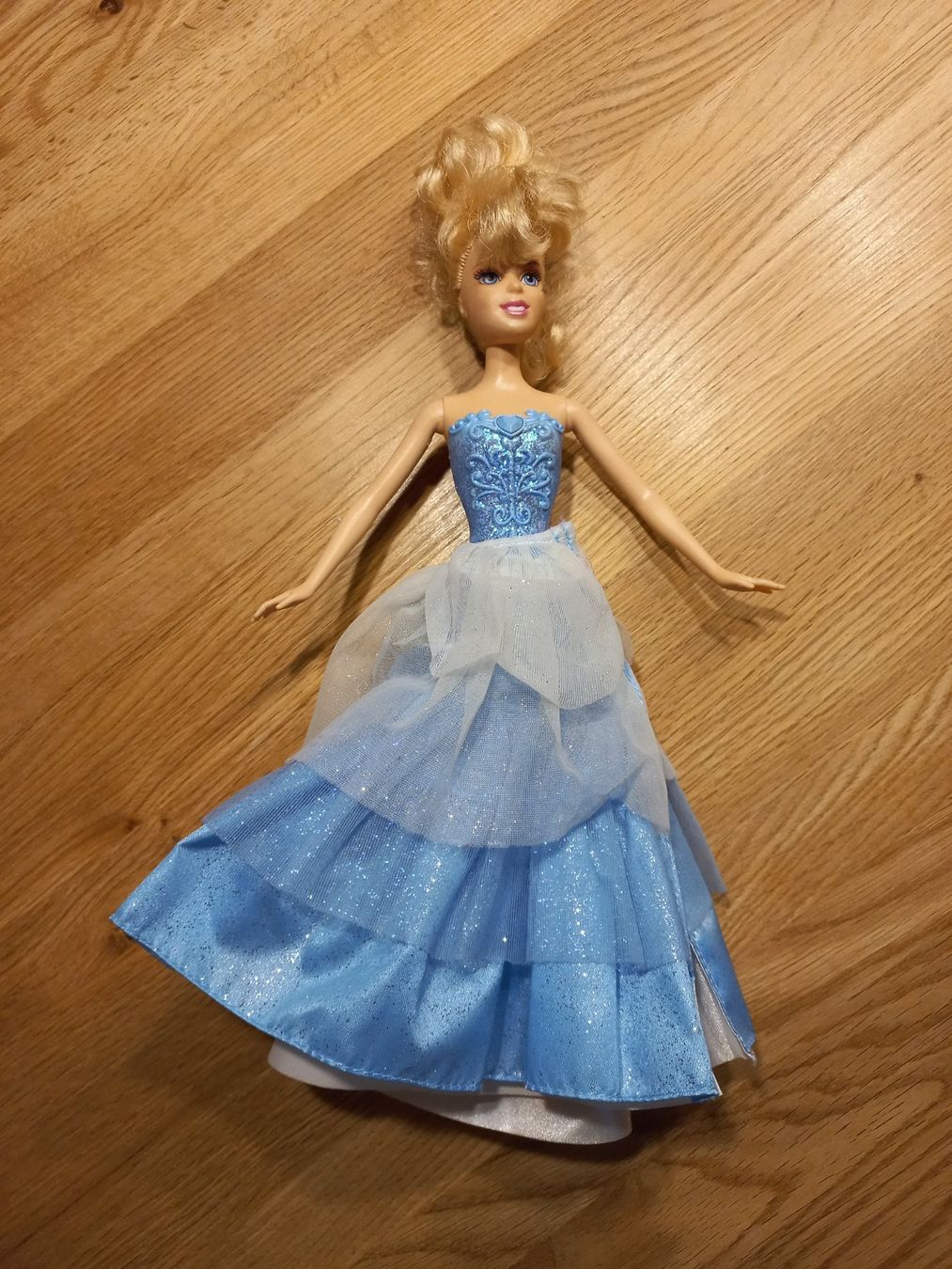 Bambole: Princesse Cendrillon barbie – Usato da Gingins venduto da danolive