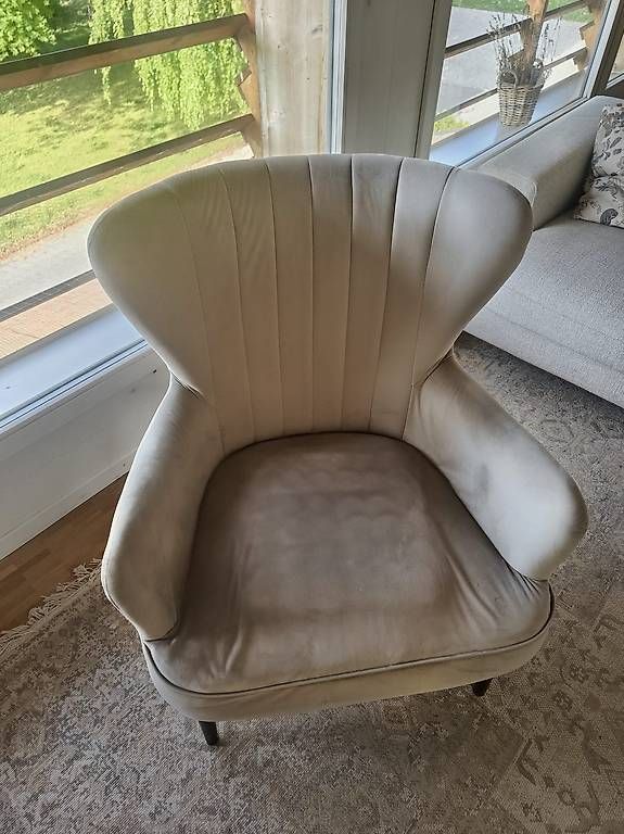 Poltrone: A votre bon cœur: Fauteuil beige assise à ressort – Usato da Grolley venduto da GregMaur8883