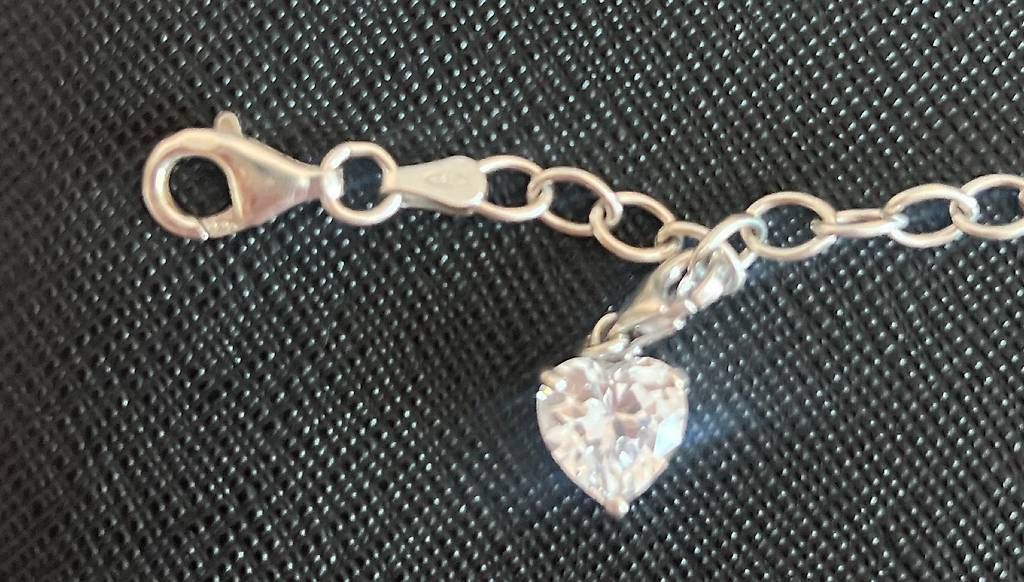 Armbänder & -reifen: echt Silber Arband mit Herzanhänger – Gebraucht aus Zürich von Berrrfin 1