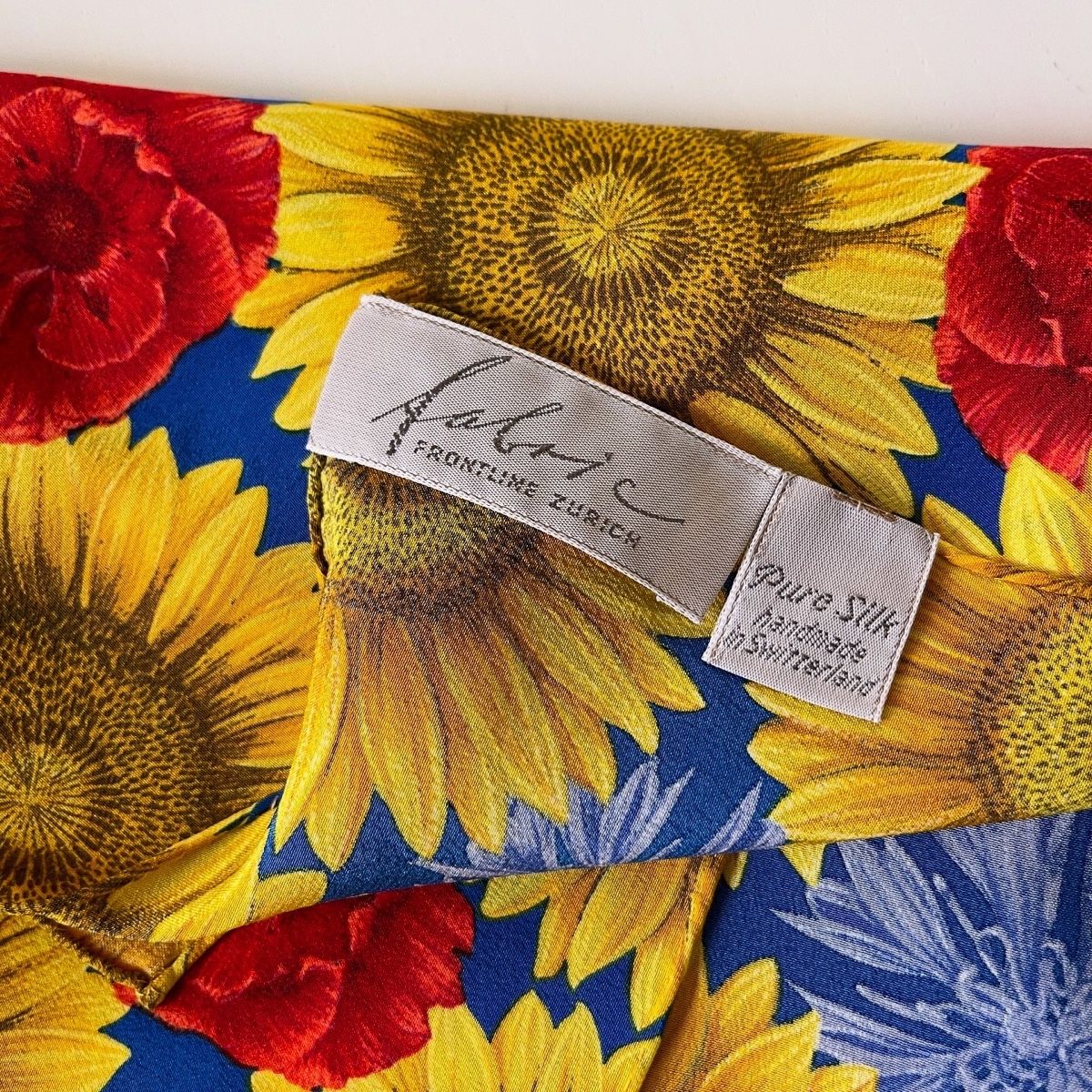 Fabric Frontline Foulard & Sciarpe: FABRIC FRONTLINE Silk Scarf – Nuovo (secondo la descrizione) da Freienbach venduto da Avviivva_Shop 4