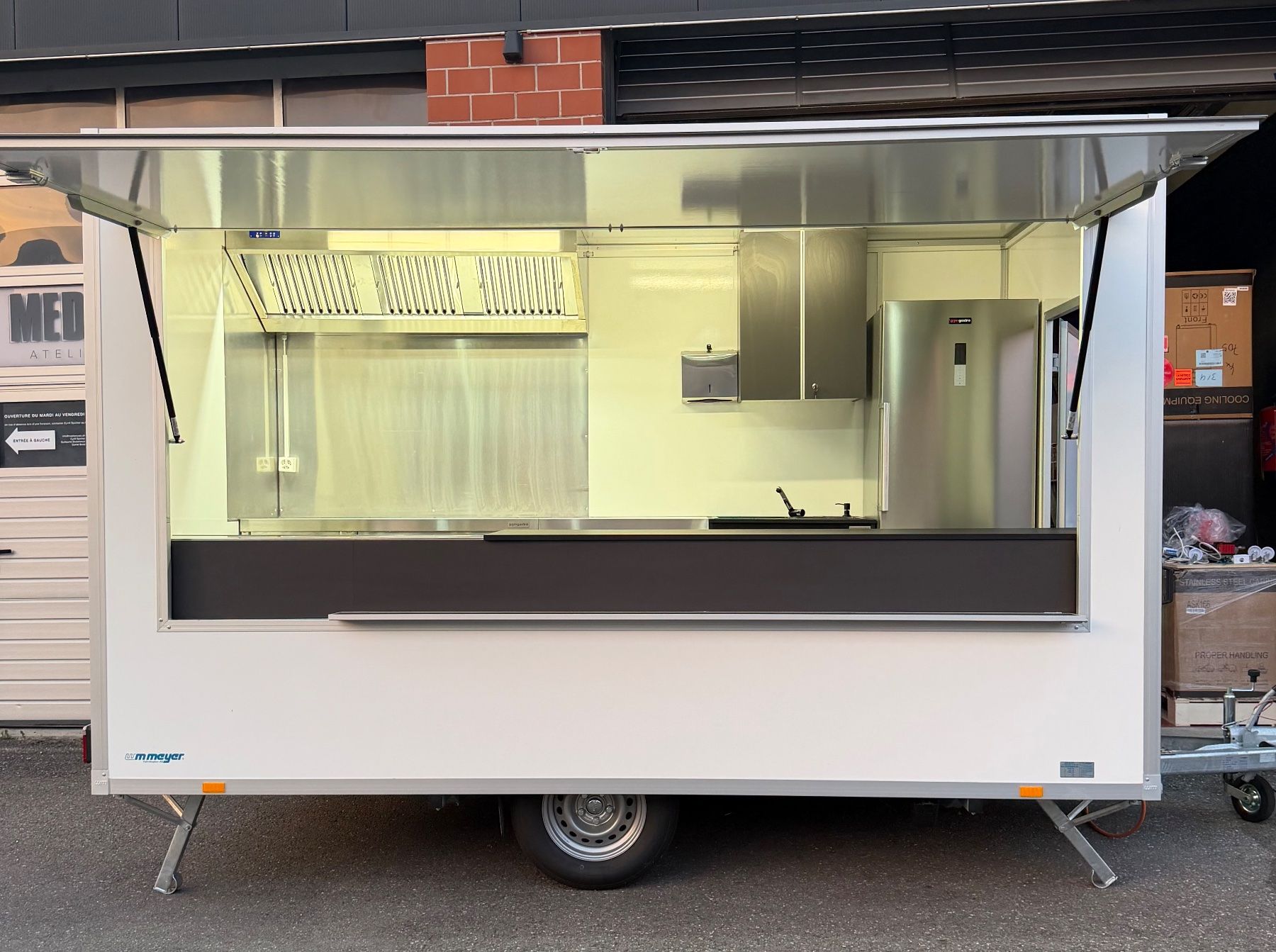 Anhänger: Verkaufsanhànger/Foodtrailer – Neu (gemäss Beschreibung) aus Düdingen von GM2021
