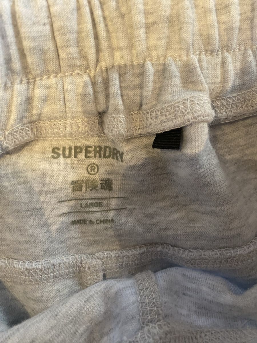Superdry Pantaloni: Superdry Tech Jogginghose mit Karottenschnitt Gr. L – Nuovo (secondo la descrizione) da Effingen venduto da Daizyy 7