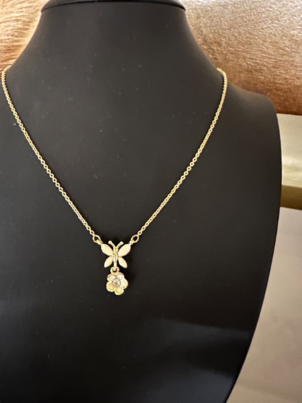 Sonstiger Schmuck: Schmuck Halskette mit Blumen anhanger – Neu und originalverpackt aus Frümsen von Swissline90 1