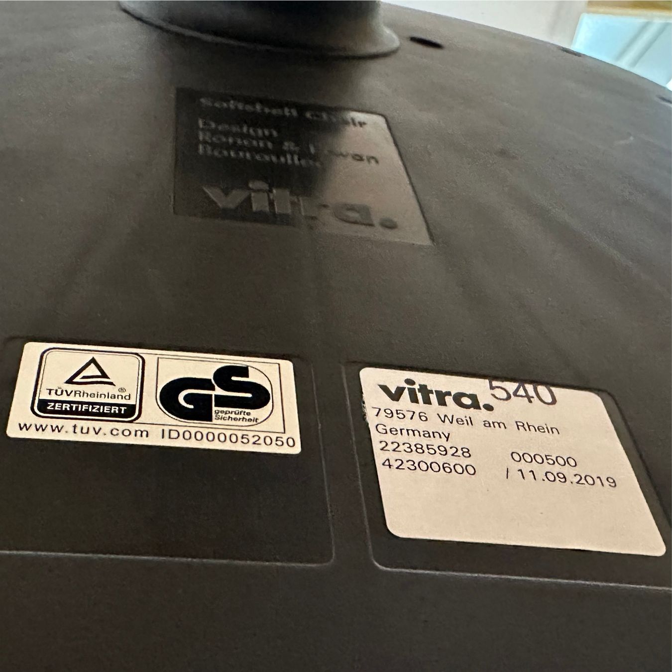 Vitra Stühle: Vitra Softshell Chair, Vierstern-Untergestell B0269 – Gebraucht aus Affoltern am Albis von Zapro 1