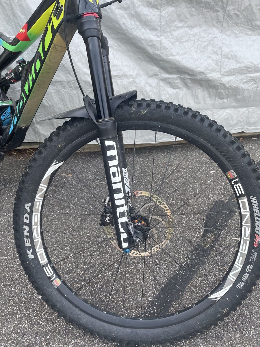 Biciclette: Devinci Spartan Carbon XL – Usato da Bubendorf venduto da Gerni 6