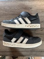 Adidas Turnschuhe, Größe 31.