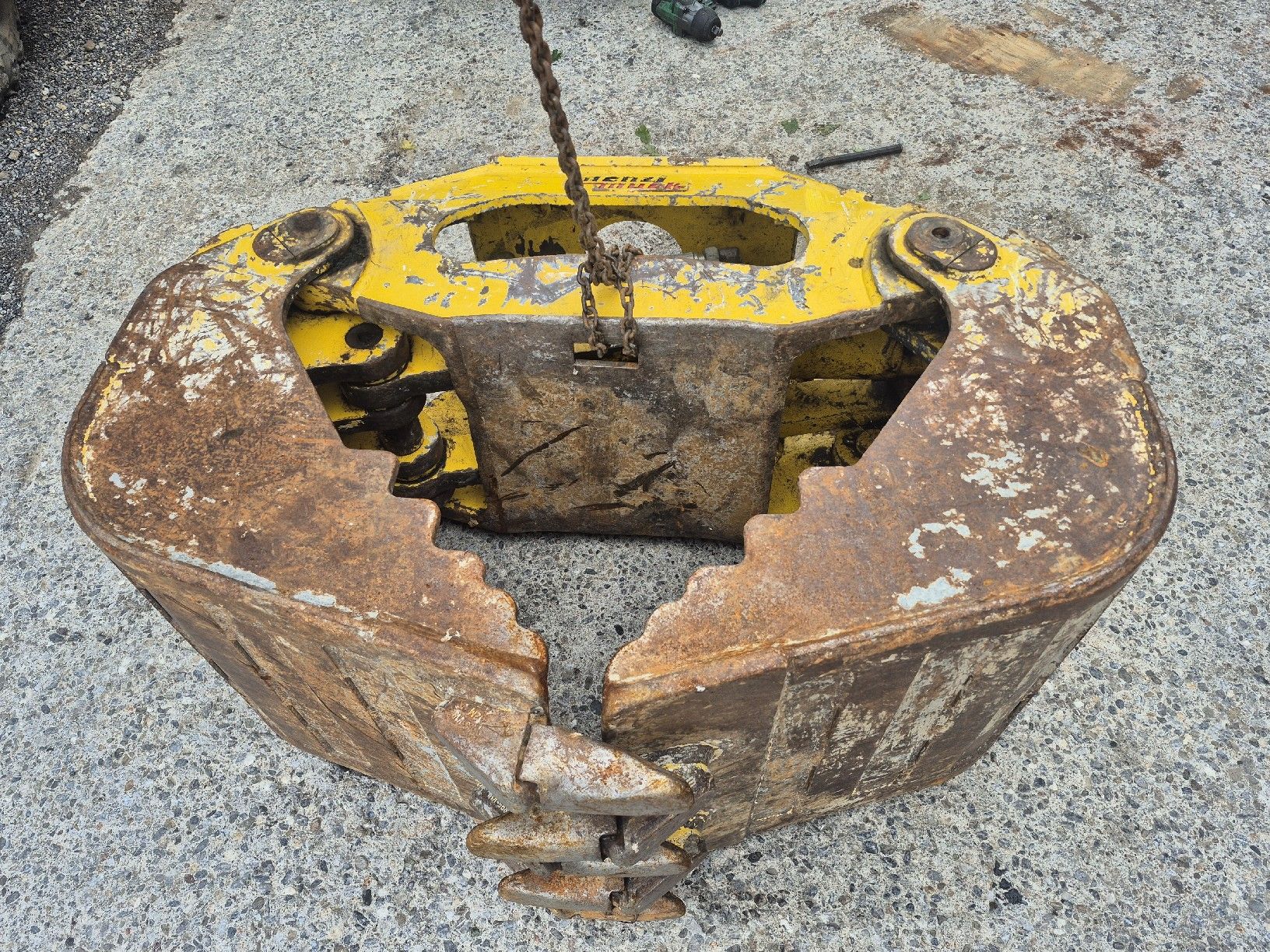 Menzi Muck Excavateurs: Greifer  – D'occasion à Sigriswil par Muck85