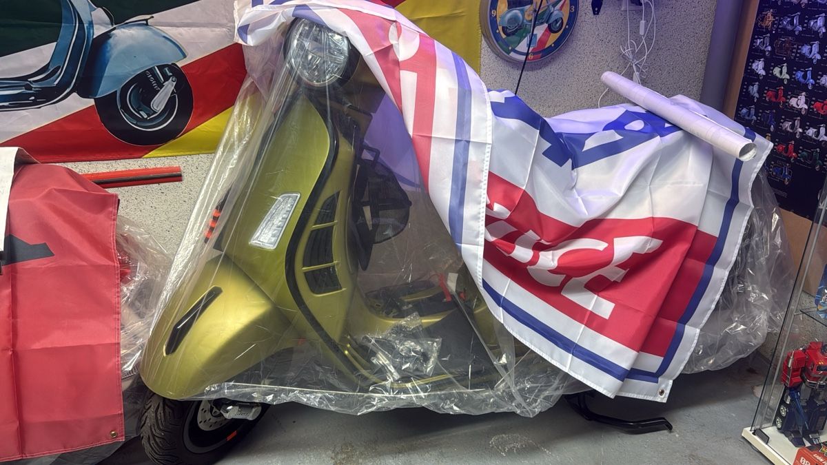 Vespa Scooter: Vespa GTS 300 my 2024 – Nuovo (secondo la descrizione) da Vétroz venduto da pie_c9dq 3