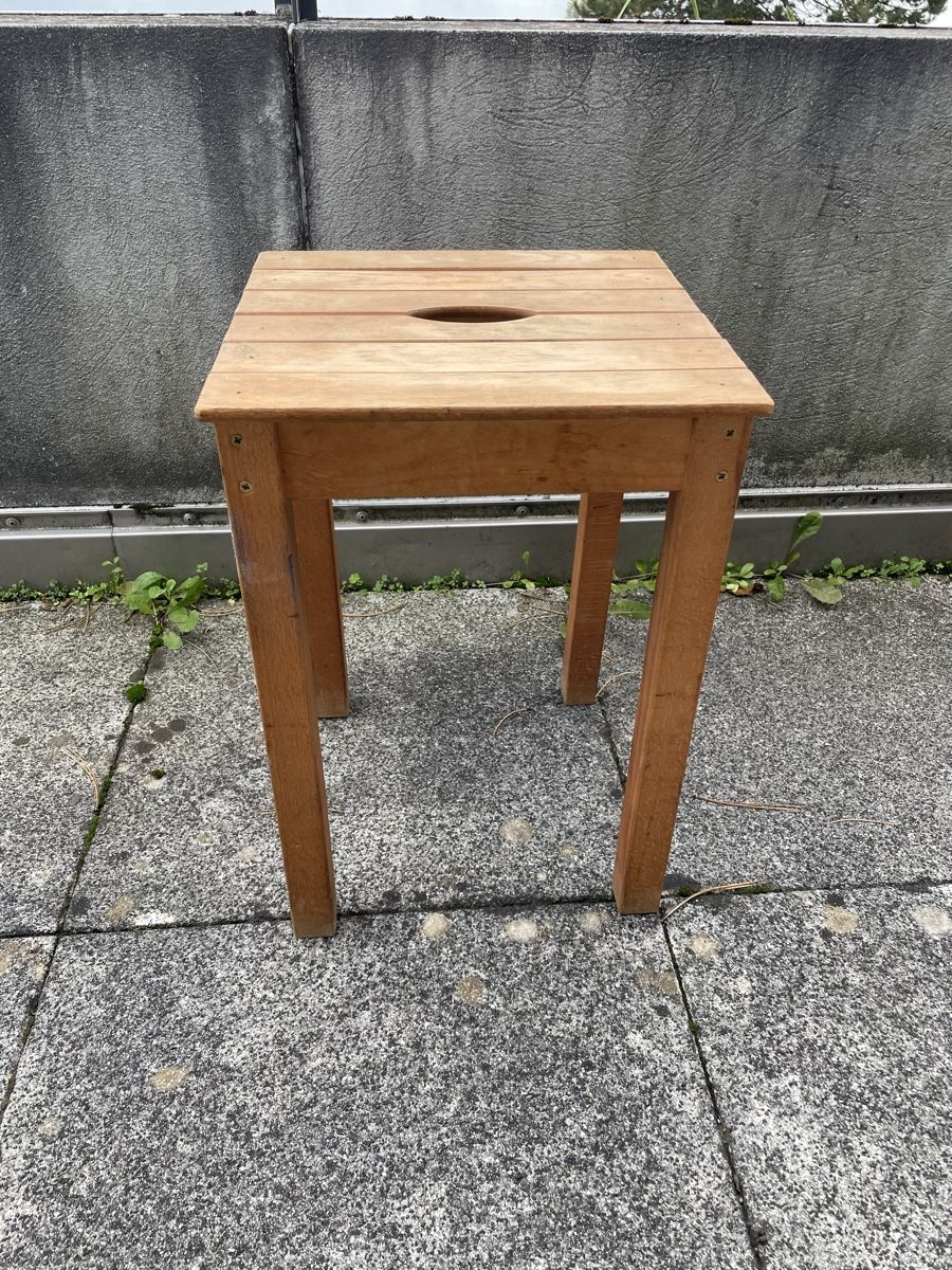 Hocker: Ancien Tabouret en Bois – Gebraucht aus Vallamand von Bricbracbroc82 2
