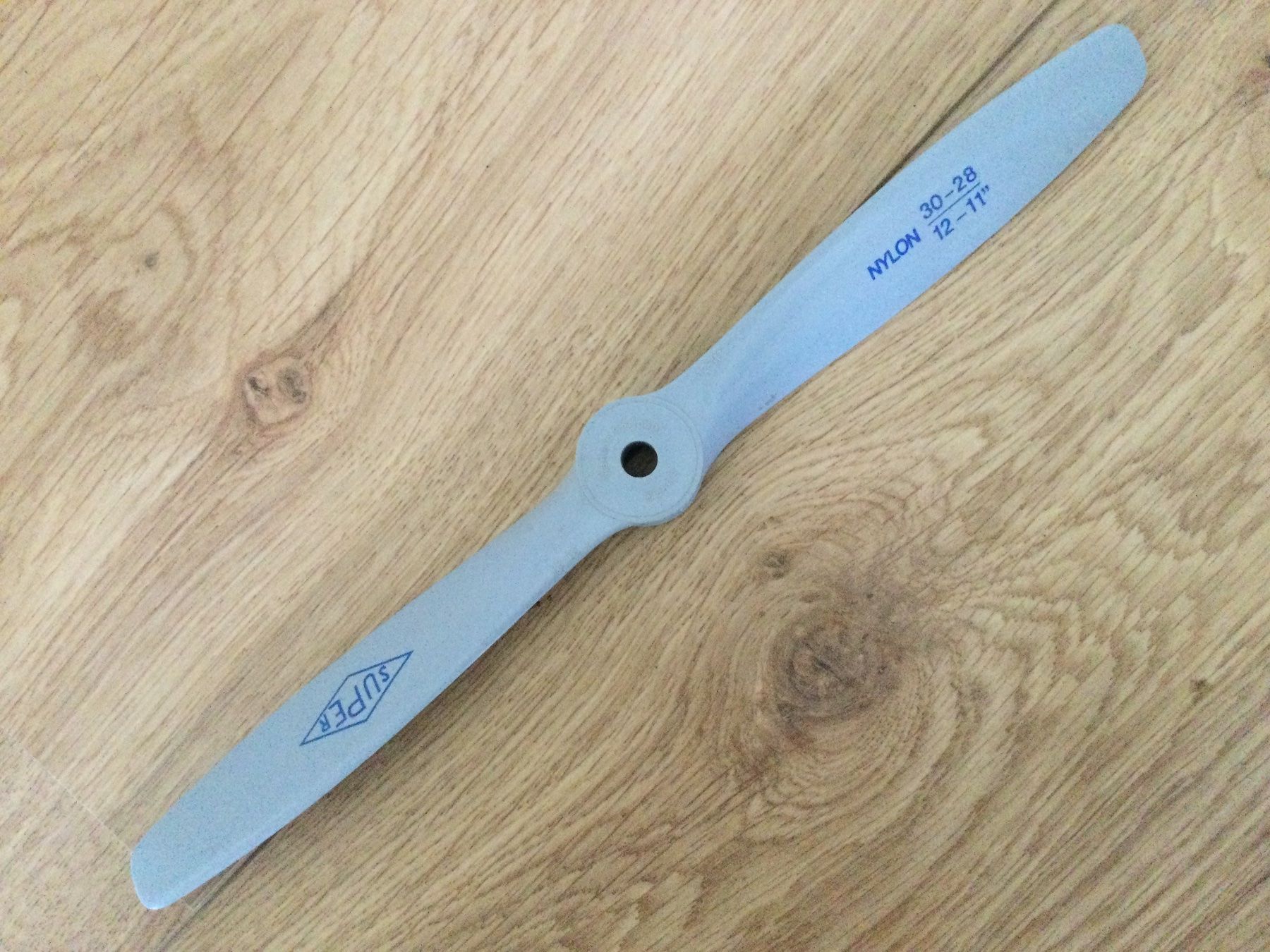 RC Modellbau: Hélice Graupner SUPER NYLON 12x11 1316.30.28 – Neu (gemäss Beschreibung) aus Yvonand von Li_poch