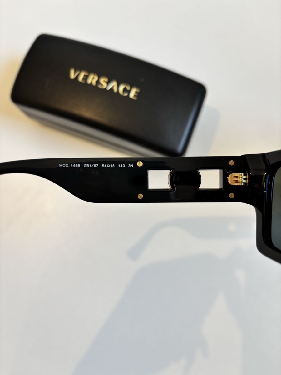Versace Lunettes & Verres: Lunettes Versace  – Neuf (Voir description) à La Chaux-de-Fonds par Titine. 4