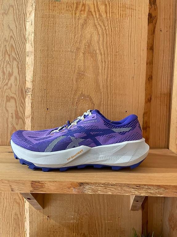 Scarpe da donna: Womens ASICS TRABUCCO 14 – Usato da Grindelwald venduto da Backdoor_Shop
