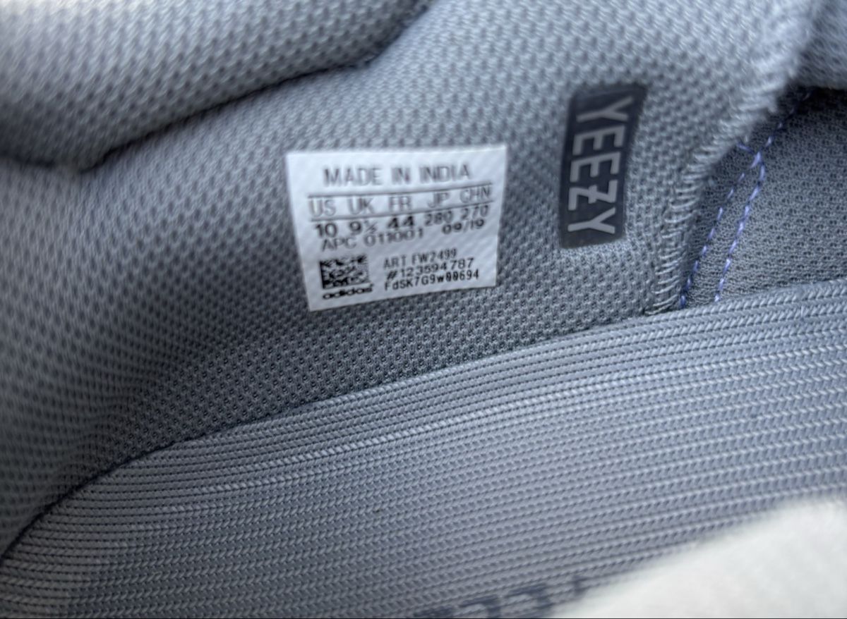 Adidas Herrenschuhe: Adidas Yeezy Boost 700 V1 – Neu (gemäss Beschreibung) aus Langendorf von Angeleyes3 6