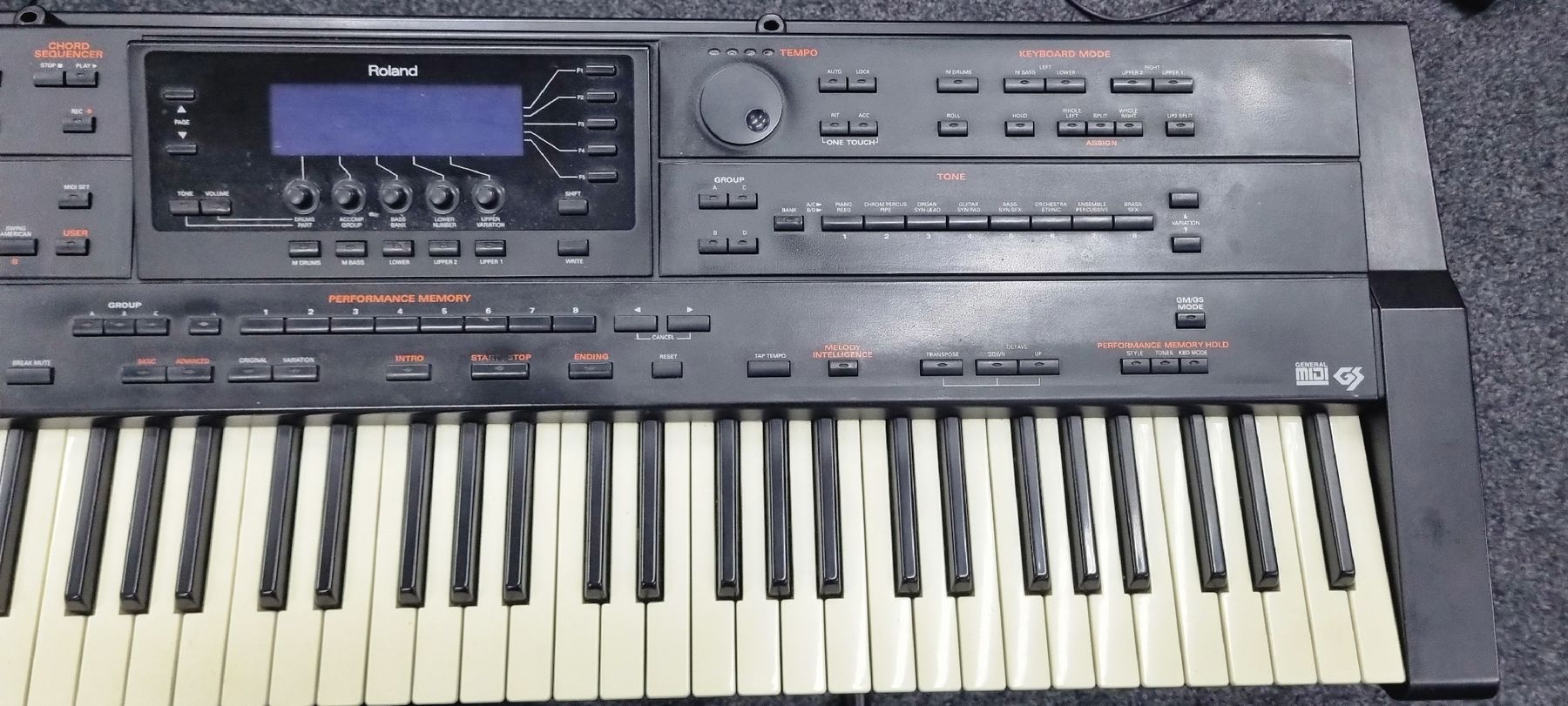 Roland Instruments de musique: Roland G-800 Arranger Keyboard - vintage – D'occasion à Solothurn par elja02 5