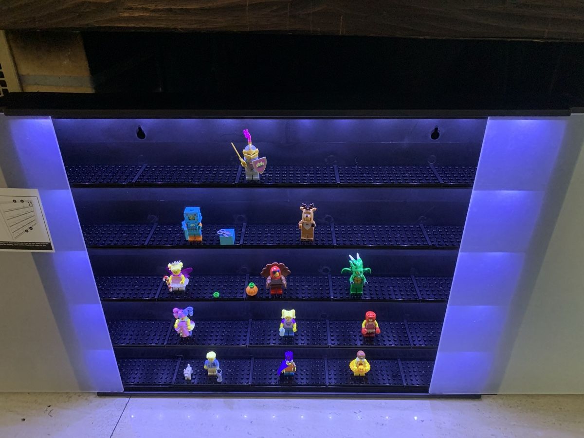 Lego Baukästen: Top Lego Minifiguren Sammlung mit beleuchteter Rahmen – Neu (gemäss Beschreibung) aus Wegenstetten von Sportcrispy 3