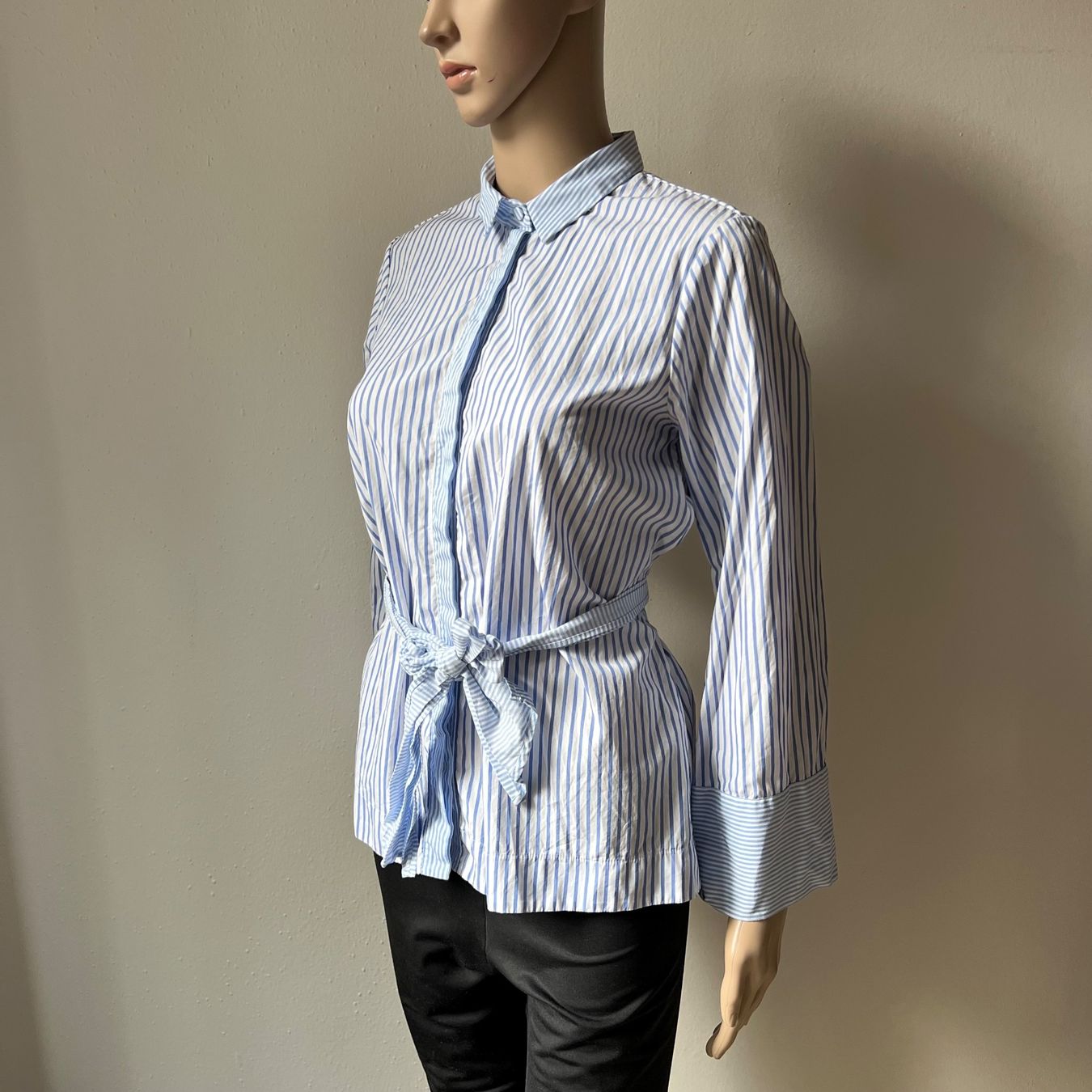 Camicette: UTERQÜE Bluse 🩵 – Usato da Zürich venduto da ClosetQueen 1