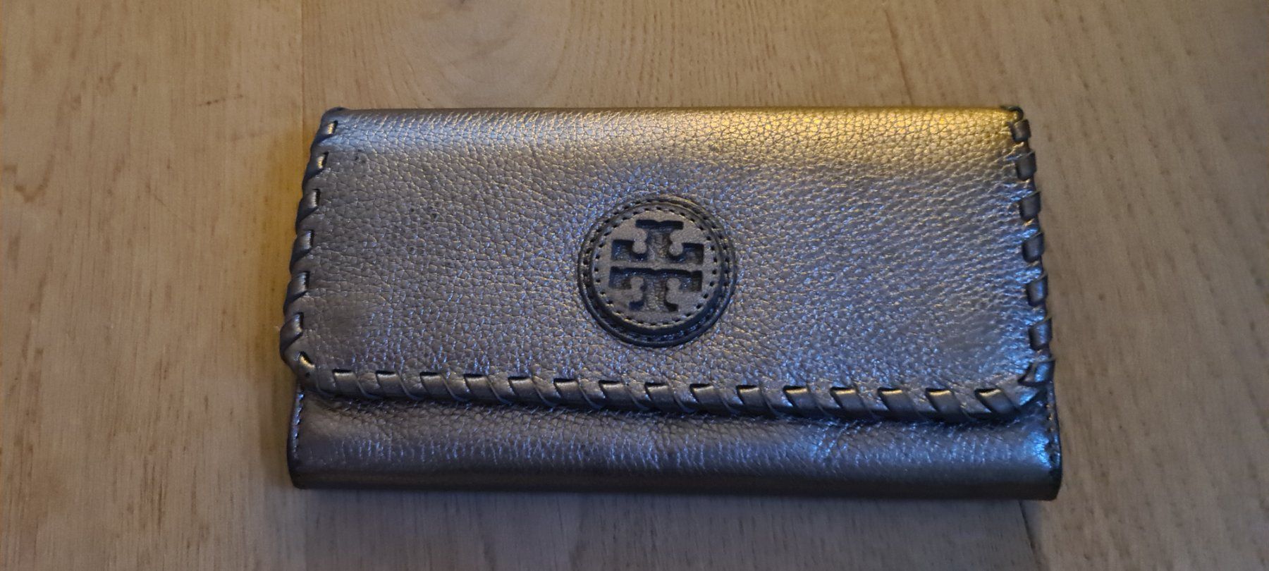 Tory Burch Portamonete: Tory Burch Wallet silver-grey – Usato da Richterswil venduto da Ivypearl 4