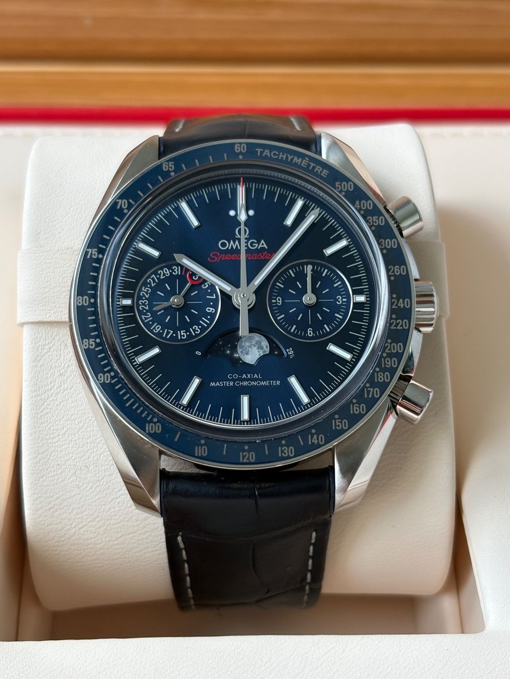Omega Montres: OMEGA Speedmaster Moonphase Fullset – D'occasion à Birsfelden par Mynos