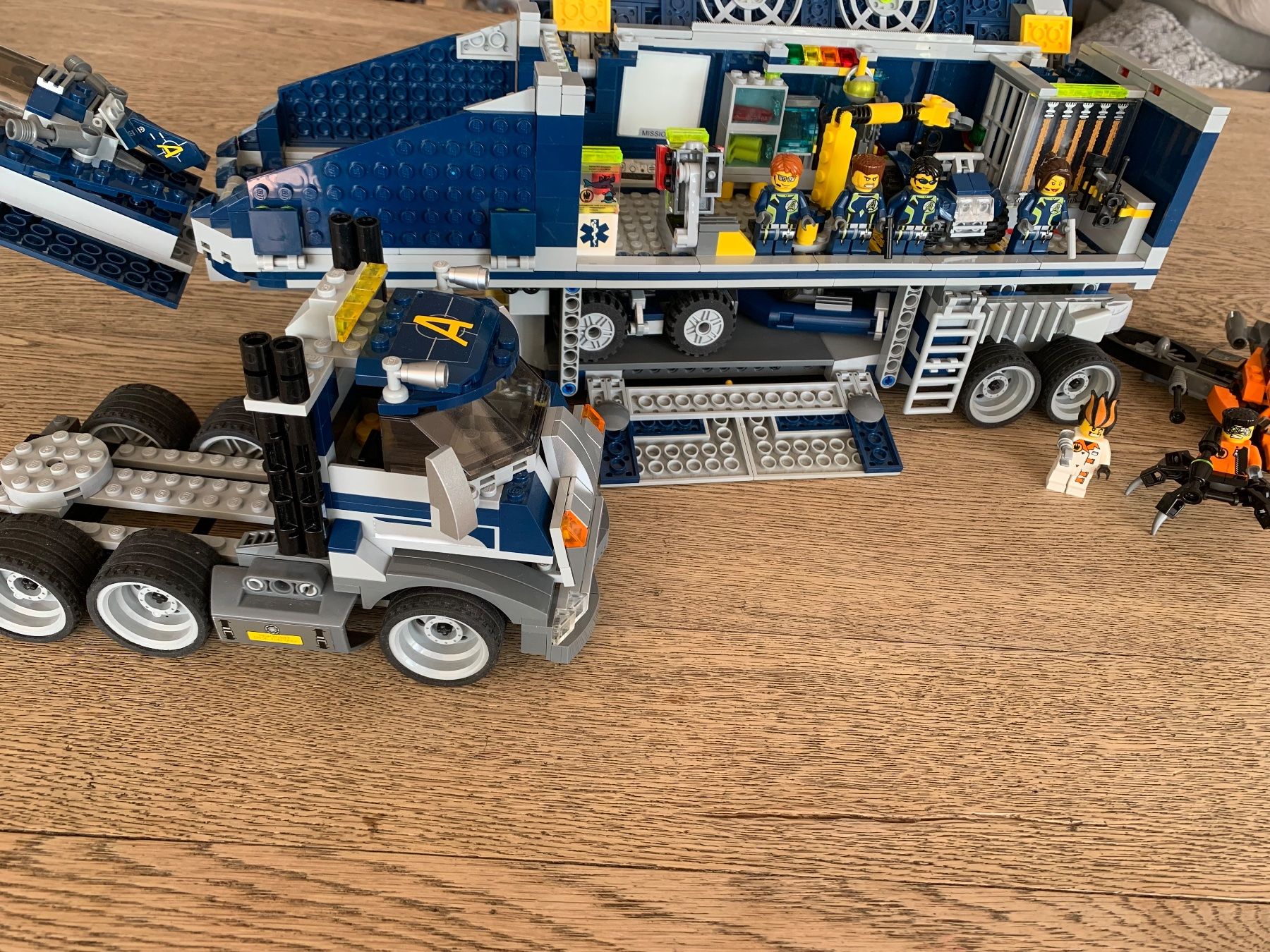 Lego Giocattoli: Ab 1.-! Lego Agents 8635 Mobile Command Centre – Usato da Steinhausen venduto da yzos 8