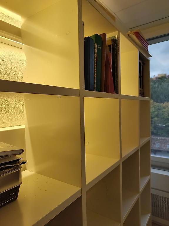 Scaffali: Regal / Büchergestell weiss – Usato da Bern venduto da Sil_For 1
