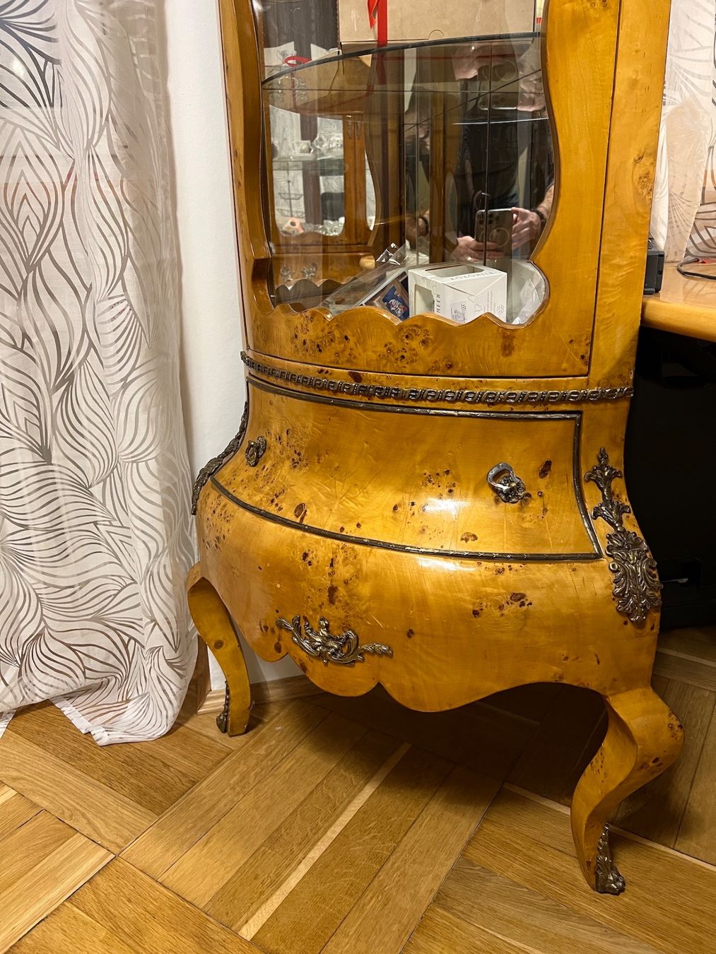 Vetrine: Barock Vitrine Eckvitrine Eckschrank Barockstil Messing – Usato da Gemünden venduto da GEUENWALD 3