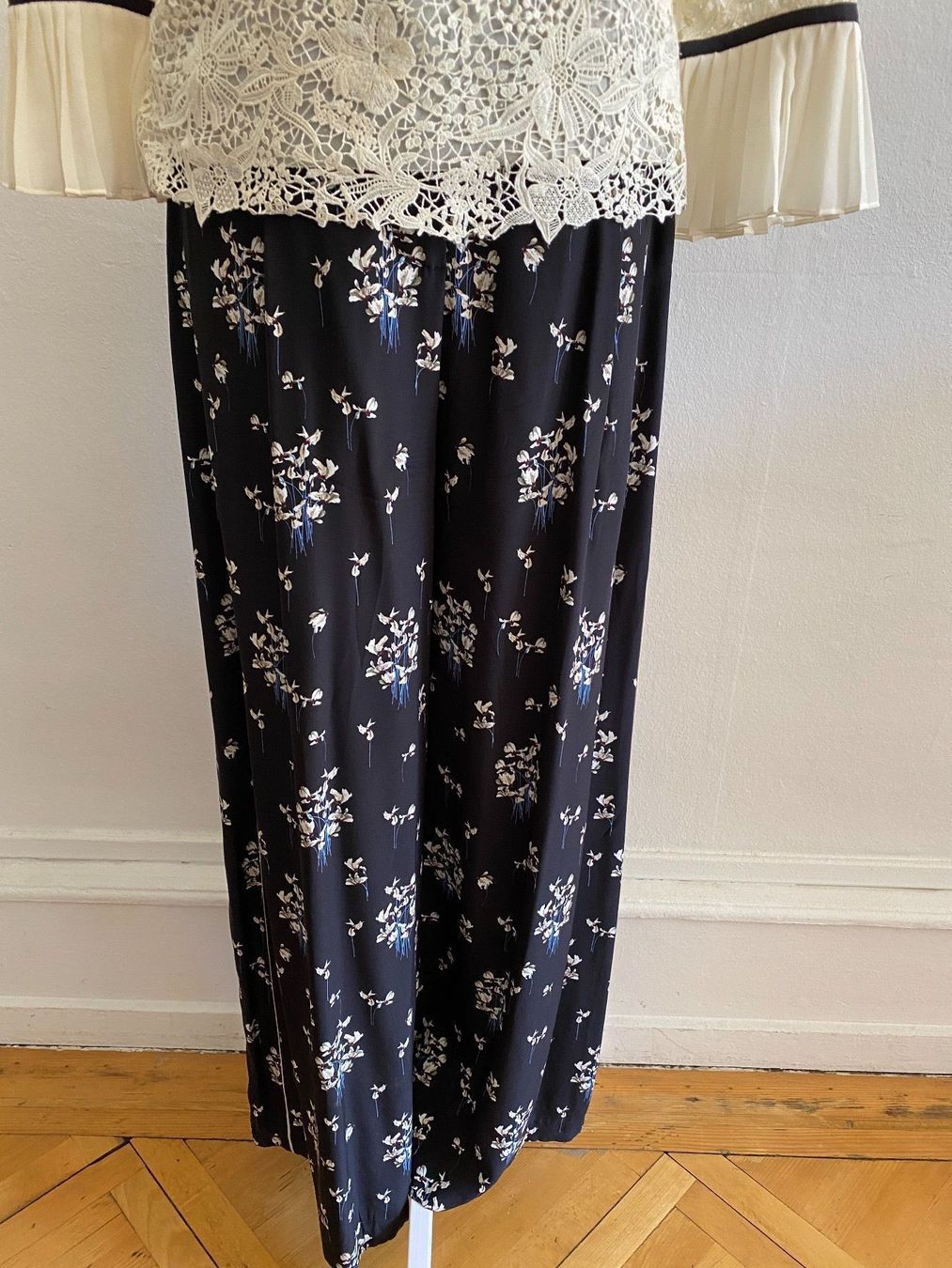 Pantalons: Erdem Hose aus Seide neu – Neuf avec emballage d'origine à Bern par schnupka