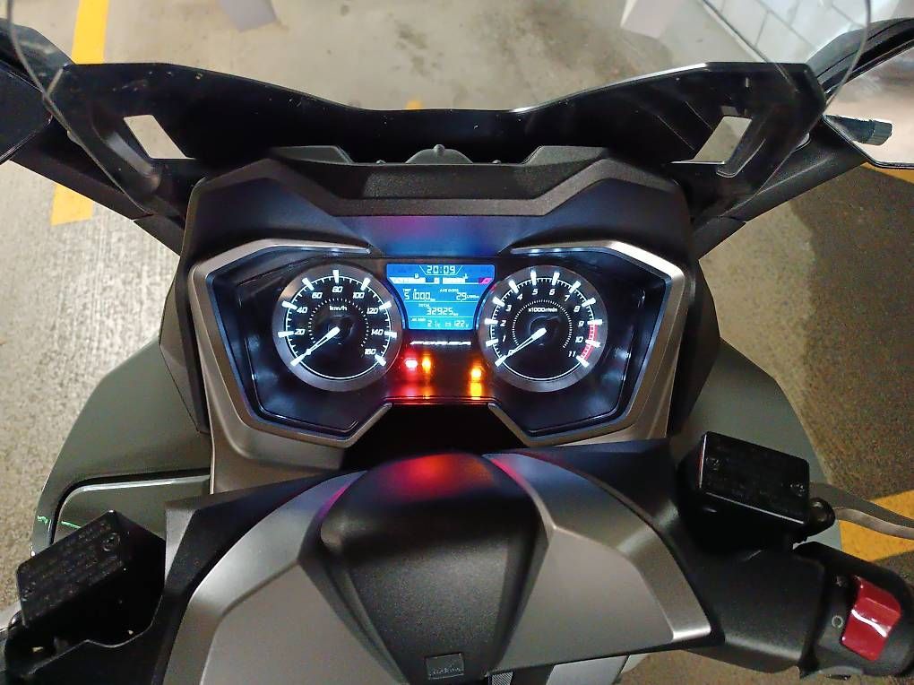 Honda Scooter: Honda Forza 350 – Usato da Dietlikon venduto da Gordonrichard 2