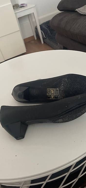 Scarpe da donna: Damenschuh  – Usato da Utzenstorf venduto da lali7 1