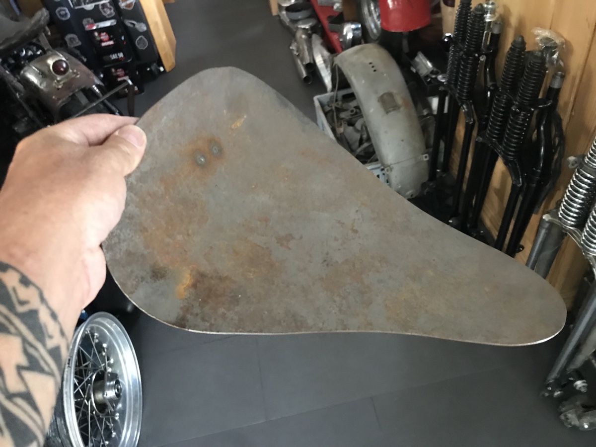 Harley-Davidson Tutti i ricambio per moto: Harley Bobber Sattelplatte – Usato da Aathal-Seegräben venduto da Romeo8607 1