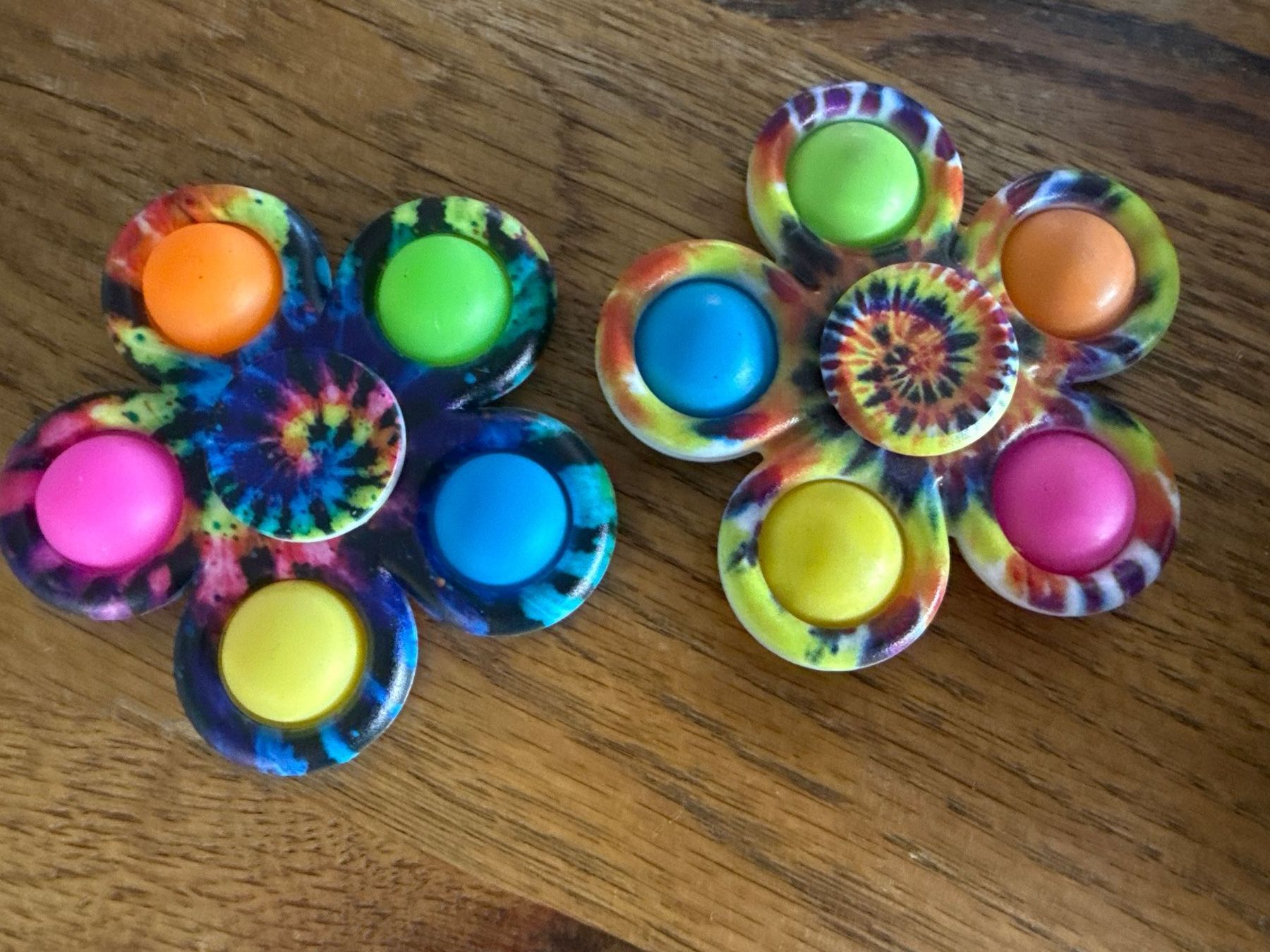 Giocattoli: 2x Fidget-Spinner: sensorisches Stressabbau Drehspielzeug – Nuovo (secondo la descrizione) da Teufenthal AG venduto da MeineSchatztruhe