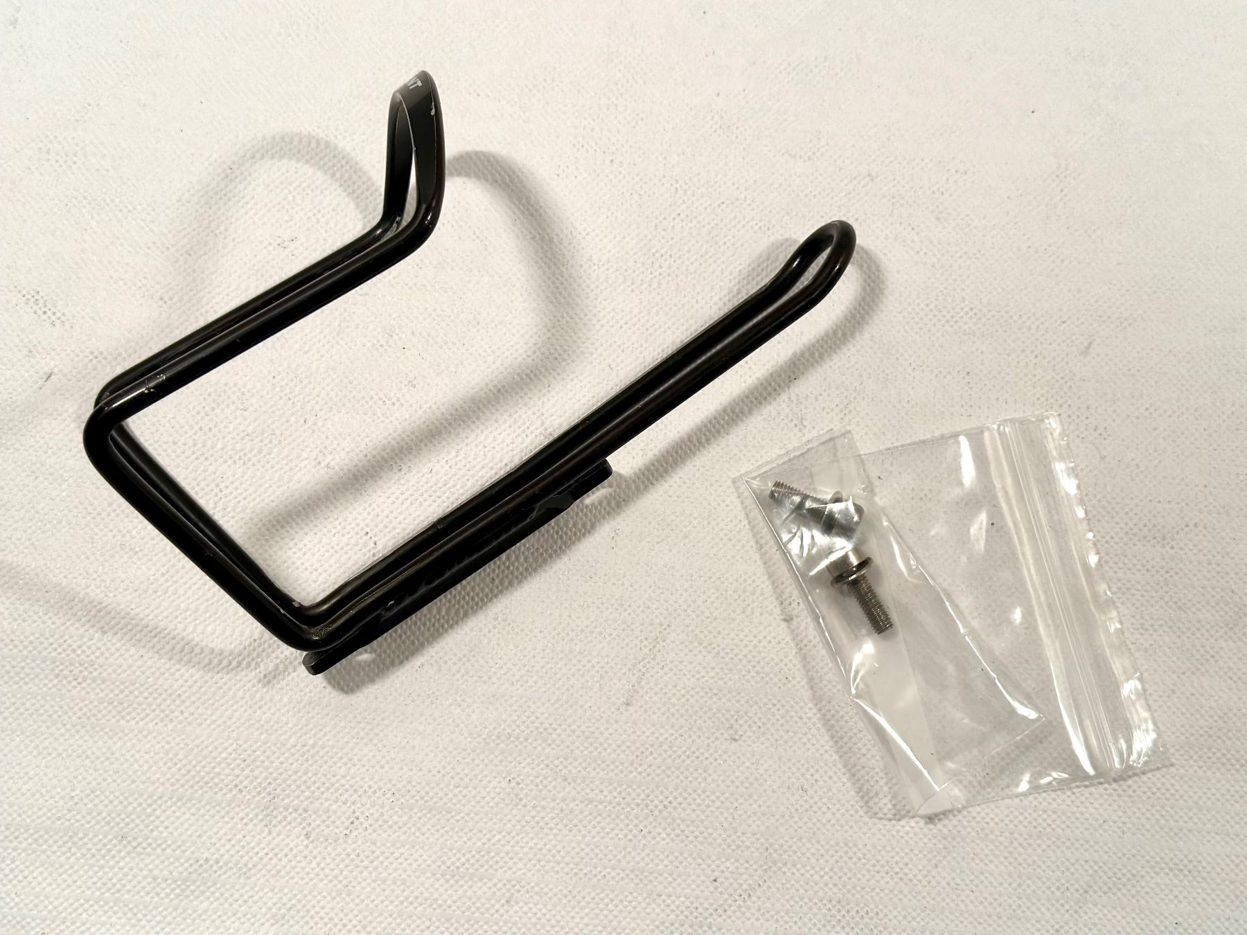 Giant Pezzi di ricambio: GIANT Bottle Cage Flaschenhalter 44g mit Schrauben – Usato da Luzern venduto da bikeandbeltcom 2