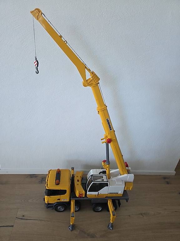Giocattoli: Bruder Kran Liebherr – Usato da Richterswil venduto da DRW91 1