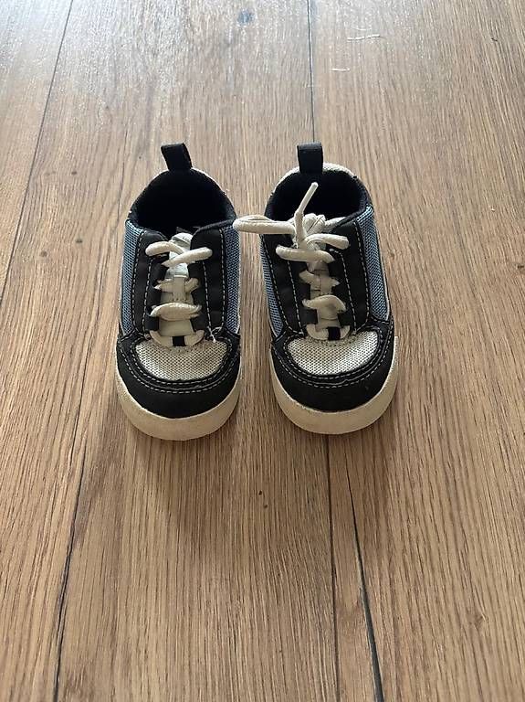 Schuhe für Jungen: Baskets bébé bleues et noires taille 20 état correct – Gebraucht aus Vessy von nikeljavel