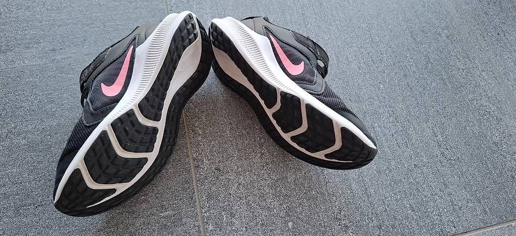 Scarpe per ragazze: Scarpe da ginnastica Nike 31,5  – Usato da Davesco-Soragno venduto da che_6rwb 3