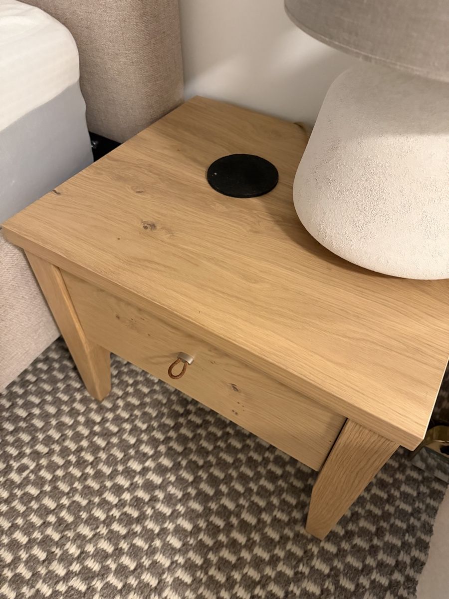 Comodini: 2 Oak Nightstands with Leather Detail – Usato da Zürich venduto da catfuso 2
