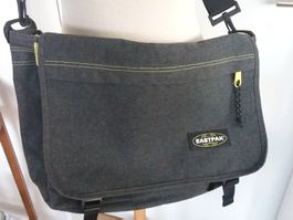 EASTPAK grosse Umhängetasche, grau