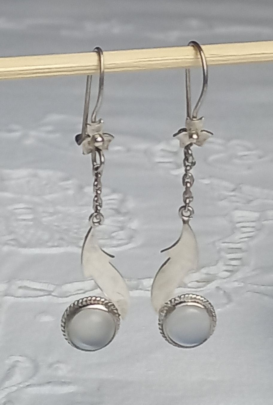 Boucles d'oreille: Silber Ohrhänger mit Mondstein neuwertig.  – D'occasion à Buchs AG par Dzirul 7