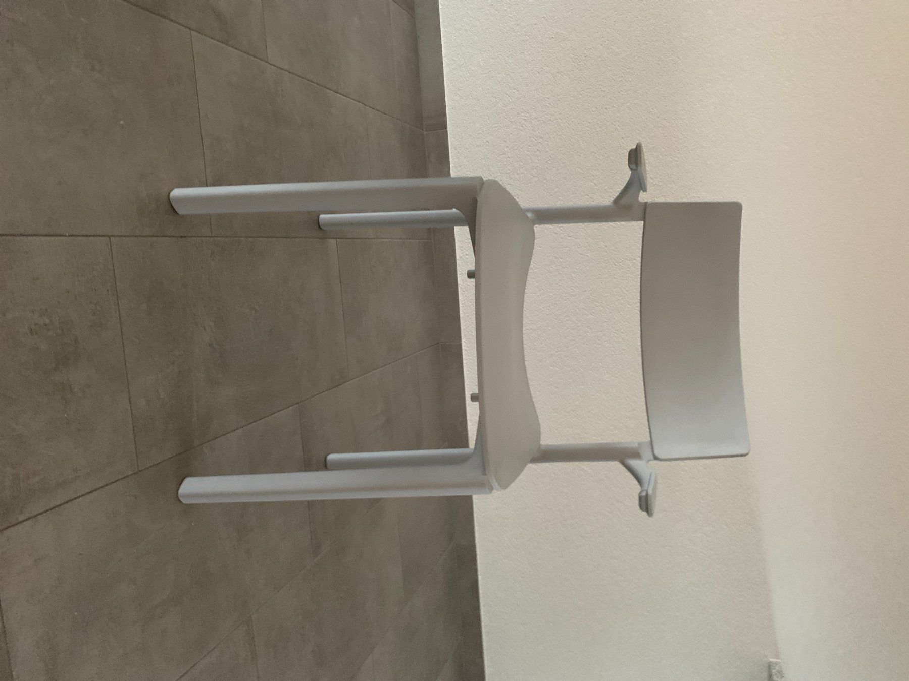 Ikea Set di tavolo e panche: Table à manger avec 4x Chaises grises modernes – Usato da Corminboeuf venduto da gae_5ymf 2