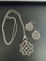 Silber-Schmuckset: Halskette mit Anhänger und Ohrringe