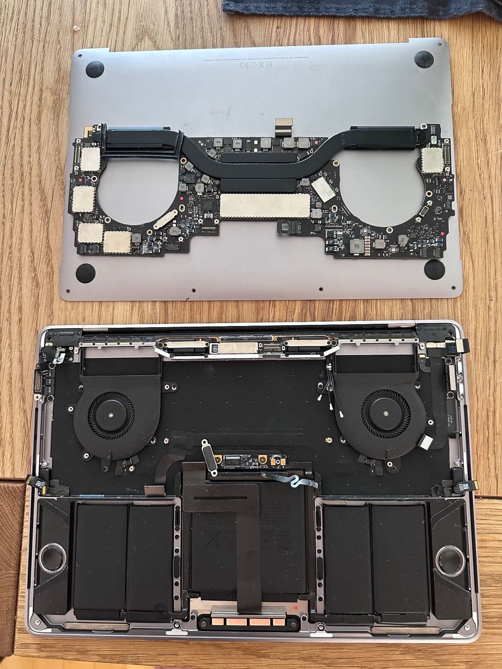 Apple Notebooks: Apple MacBook Pro A1706 Defekt als Ersatzteilspender – Defekt aus Engelburg von Shantaram01 1