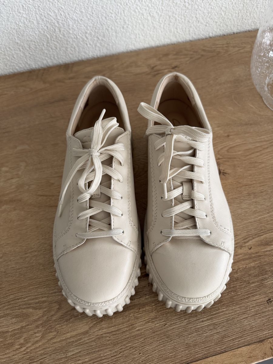 Clarks Scarpe da donna: White Leather Sneakers Clarks 39.5 - new – Nuovo (secondo la descrizione) da Zürich venduto da lui_ns5h