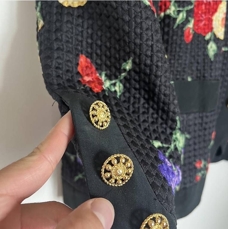 Giacche: vintage blazer black floral print – Usato da Zürich venduto da cel_cw9k 2